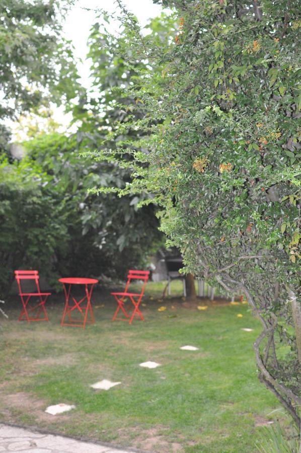 Gite:"Sur Le Chemin" Livinhac-le-Haut Exterior photo